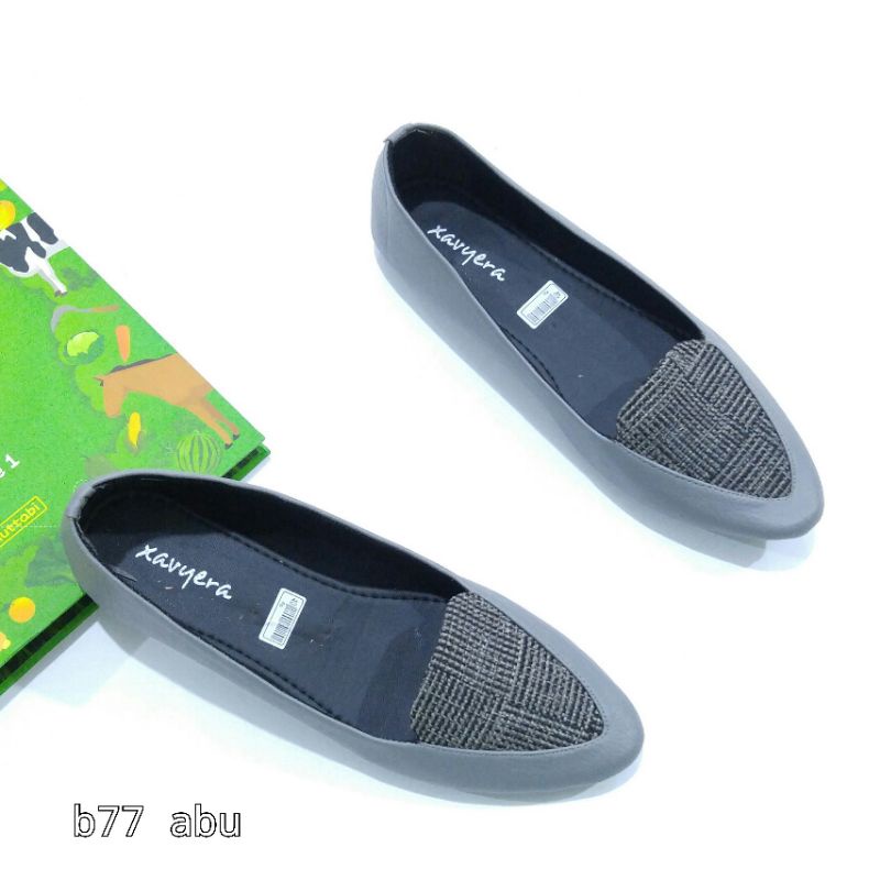 Borneo Sepatu Wanita Flat Flatshoes Bahan Sintetis Motif Atas Sol Karet Anti Licin by Xavyera kode b77