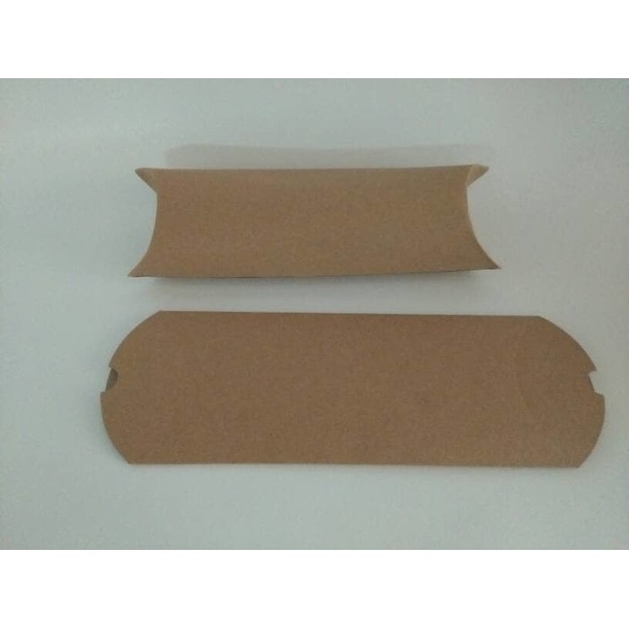 

A PILLOW BOX PANJANG BAHAN BROWNKRAFT 280 gr,ukuran 30 X 12 X 5,9 cm lucu