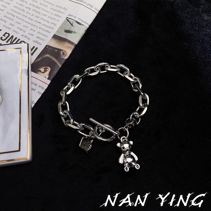 Gelang Tangan Rantai Aksen Beruang Simple Ala Korea / Retro Untuk Wanita