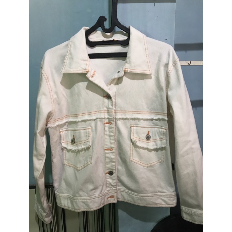 preloved/bekas pakai sendiri jaket wanita putih DUST JEANS original size L