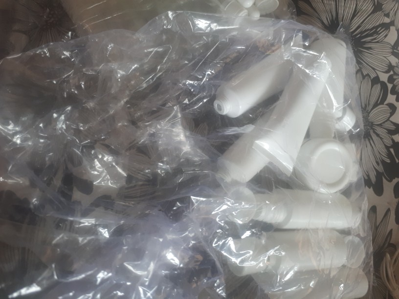 Pot Krim Pp 12,5 Gr Putih Gading List Gold