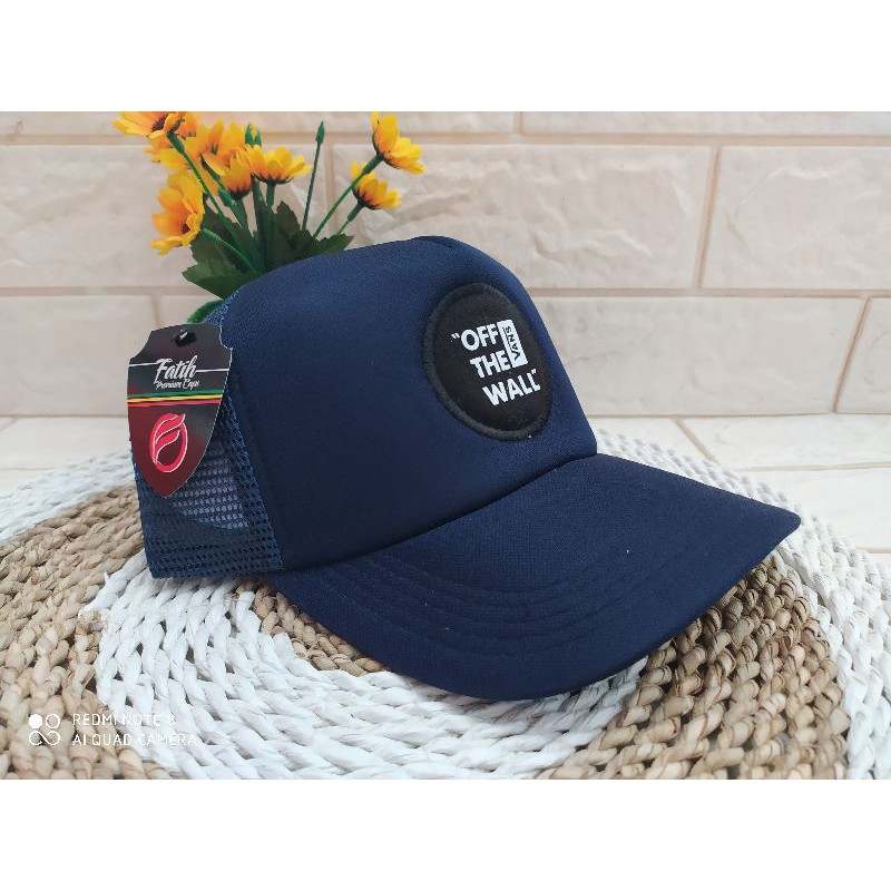 topi cowok kombinasi navy