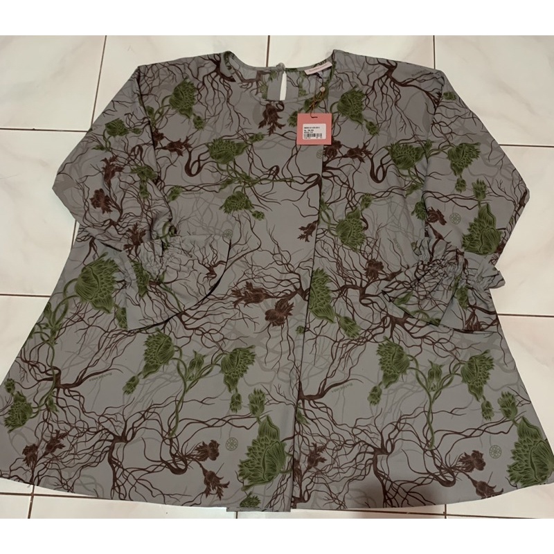 Nahdi Top RiaMiranda Allsize Preloved