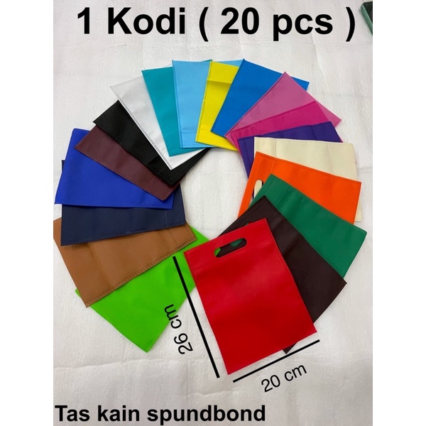 

1 Kodi isi 20 tas kain spundbond/ Goodie bag model oval ukuran 20x26 kantong kain murah goodie bag