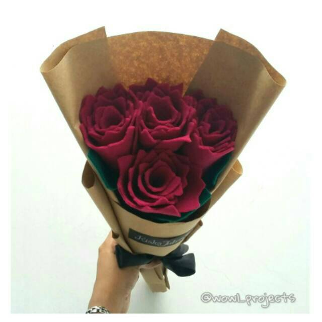 Buket Bunga Flanel Buket Mawar Merah Buket Bunga Mawar Flanel Buket Bunga Wisuda Shopee Indonesia