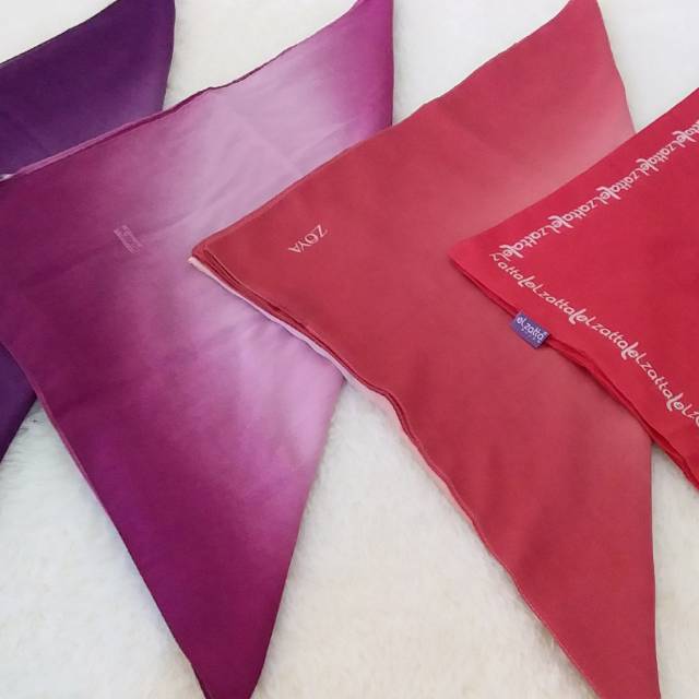 Hijab Segi Empat Ombre Merk Zoya & Elzatta (Preloved)