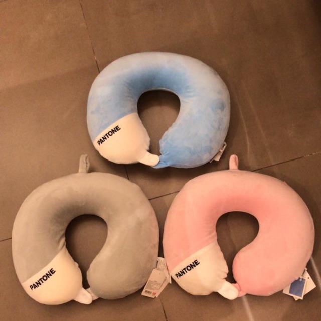Jual MINISO ! Pantone series u shaped neck pillow size 30x30x9cm
