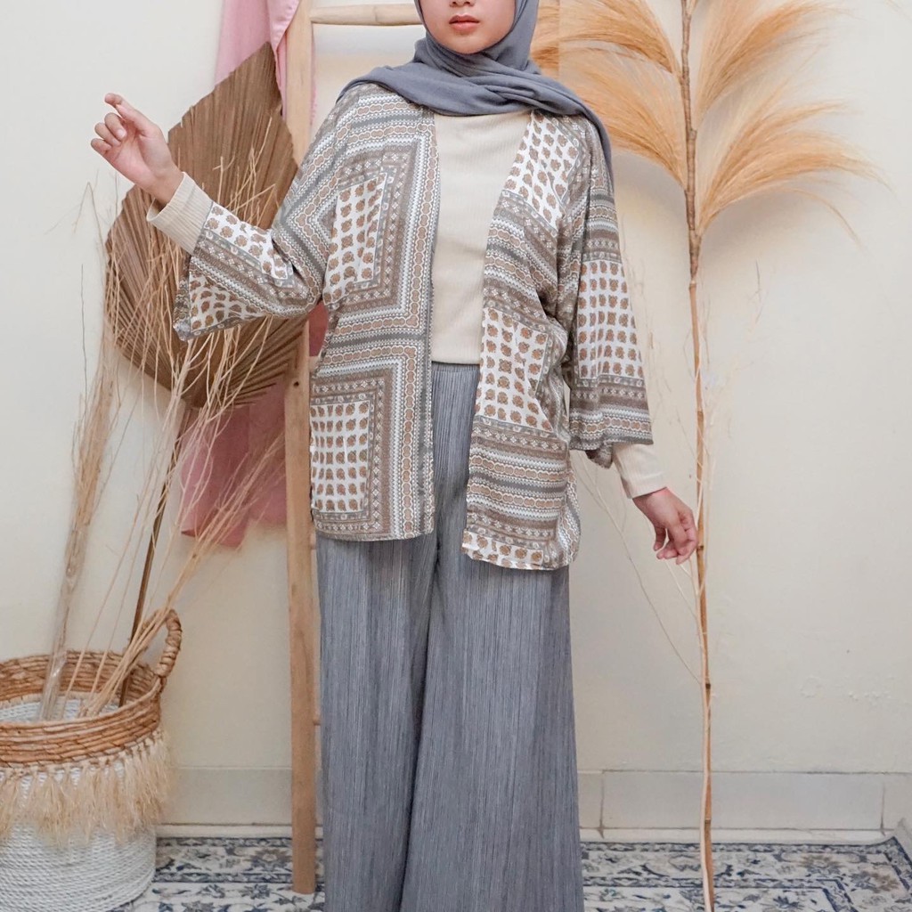 OUTER / OUTER BUNGA / OUTER PANTAI / FLORAL OUTER / CARDIGAN / OUTFIT PANTAI / OUTWEAR BUNGA