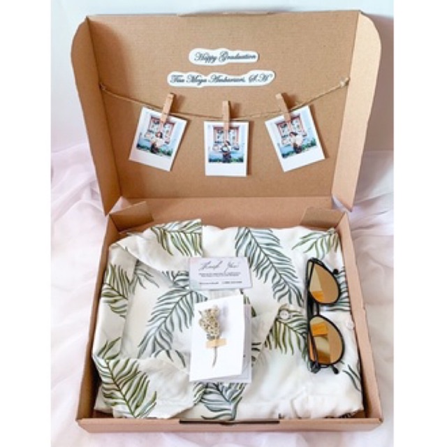 

Custom hampers Baju - Hadiah Custom - Hadiah Ulangtahun - Hadiah Wisuda - Hadiah Anniversary - Hadiah murah - Gift Box Murah