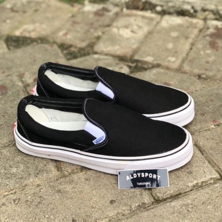 SEPATU SLIPON VANS SLIPON OG BLACK WHITE PREMIUM MADE IN CHINA. SEPATU SNEAKERS PRIA TERMURAH  BERKWALITAS