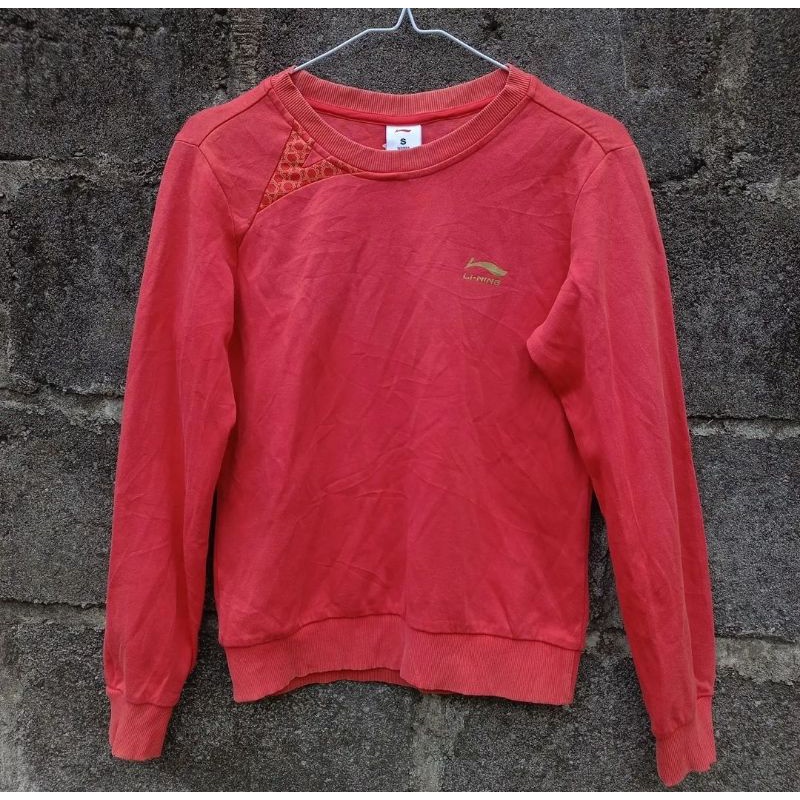 PRELOVED / THRIFT / SECOND SWEATER / CREWNECK OLAHRAGA WARNA RED / MERAH SIZE S - M LIKE NEW BRANDED