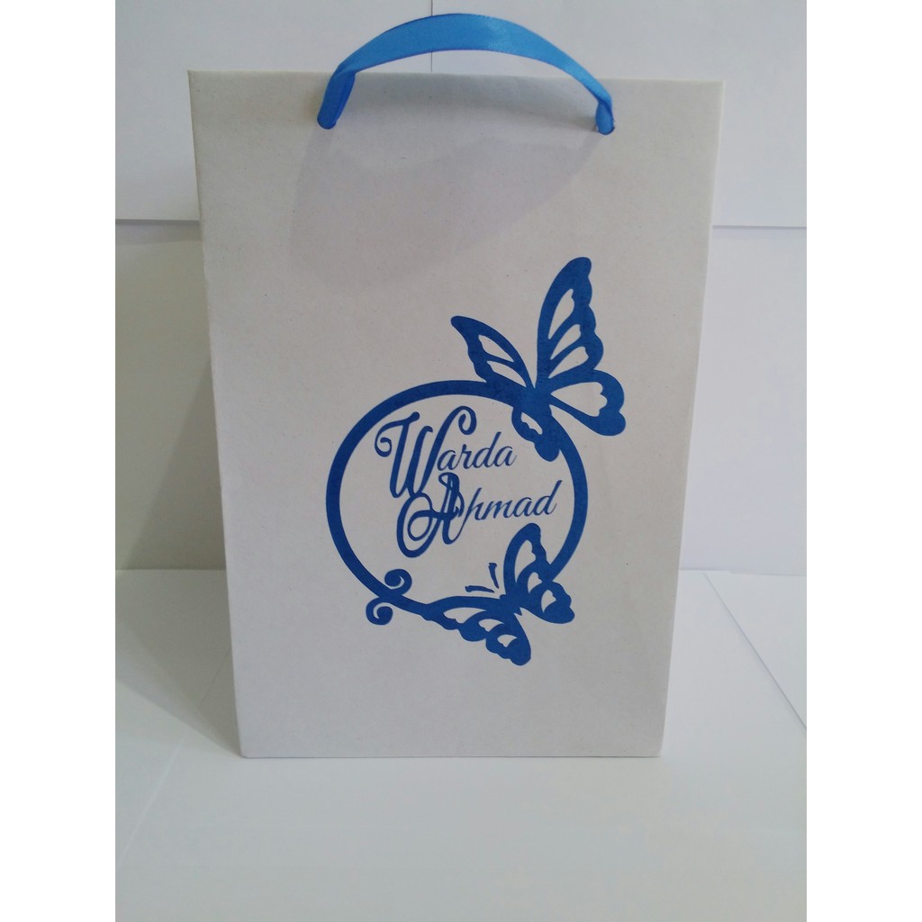 

Paper Bag Custom Bahan Kraft Putih Ukuran 15x15x20 Sablon 1 Warna Bertali Kuat Murah Bungkus Toples