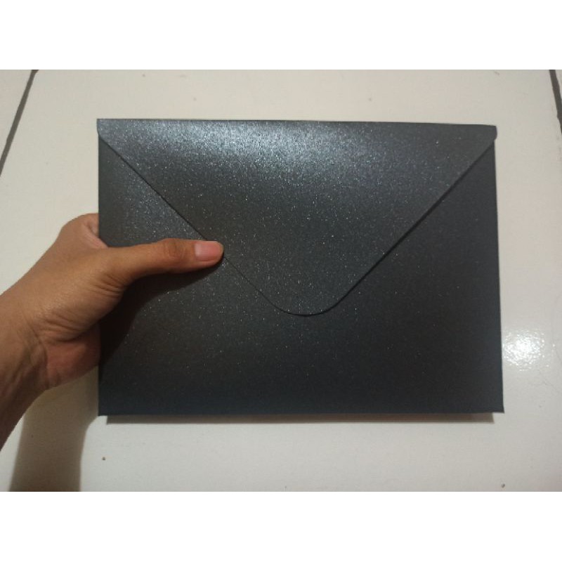 

Amplop A5 Hitam Tebal Premium Jasmine Hitam 16x22