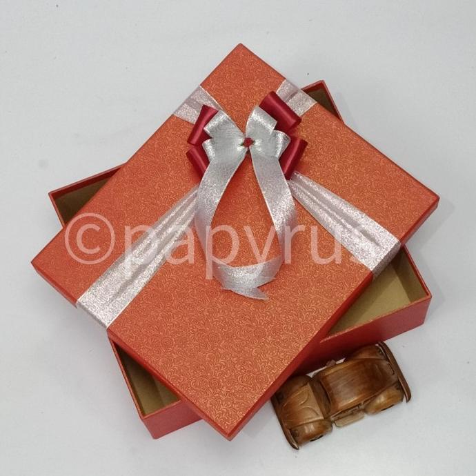

Premium Product!!! Papyrus 25X30 Tinggi 10Cm Kotak Kado Gift Box Hadiah - Paling Dicari