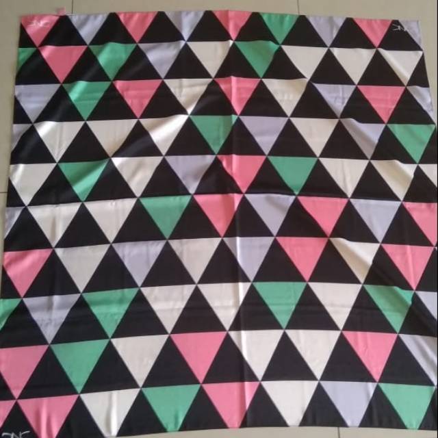 Preloved Dnc bukan deenay Like new