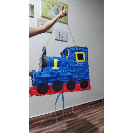 

pinata tarik karakter