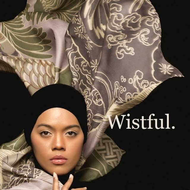 Neoma scarf by KAMIIDEA