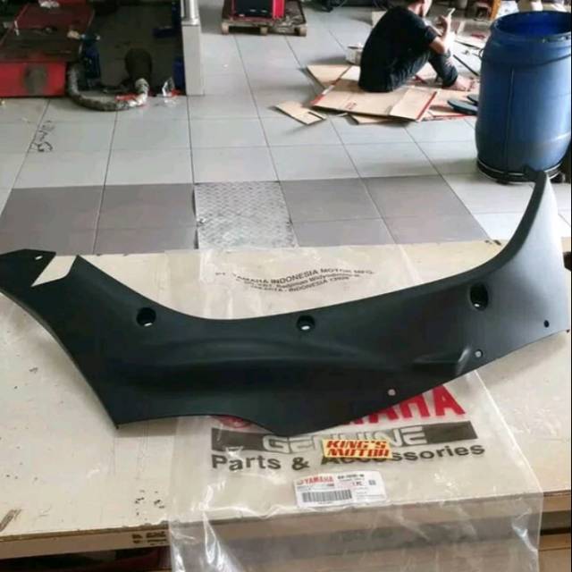 Cover dek samping kanan yamaha Lexi original