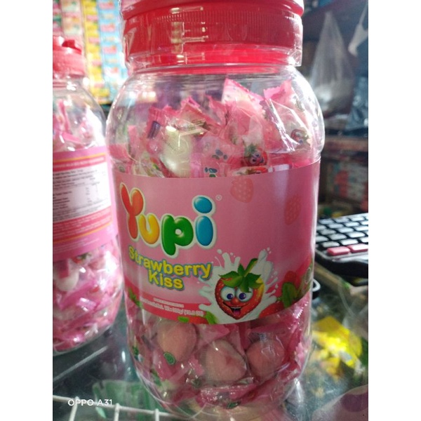 Jual Permen Yupi Strawberry Kiss Berat Gram Toples Shopee