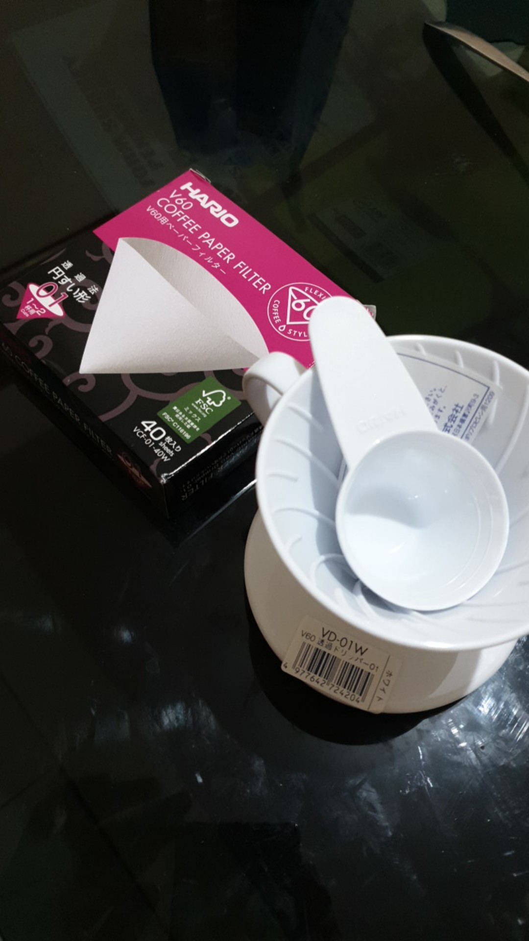 Hario Set V60 Coffee Dripper 01 White & Paper 01 White Isi 40