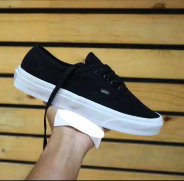 SEPATU43 VANS AUTHENTIC FULL BLACK HITAM POLOS WHITE PUTIH OLDSKOOL ERA SK8