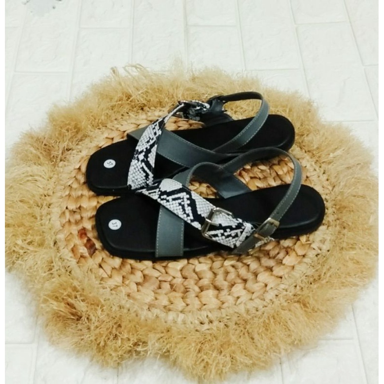 SENDAL FLAT TALY SILANG MOTIF ULAR SENDAL FASHION WANITA