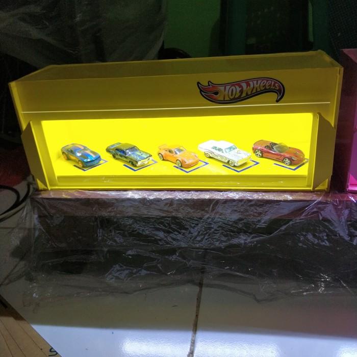 Ferna | Jual Rak Hotwheels Atau Diorama Display Akrilik Lampu Led