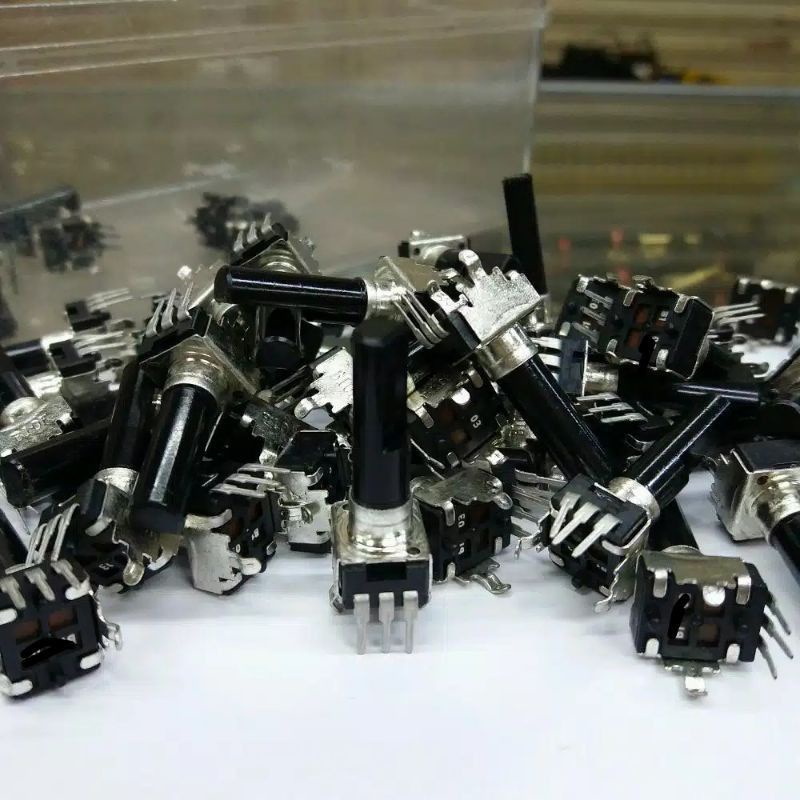 potensio bulat 7 kaki tekuk drat B503/50k