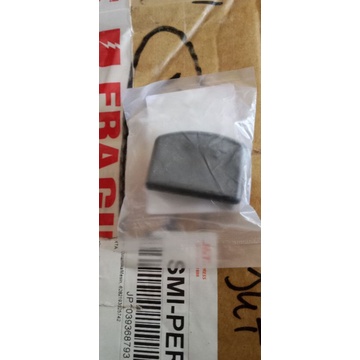 karet bodi kanan(Dekat tutup filter) untuk mesin tempel honda BF20