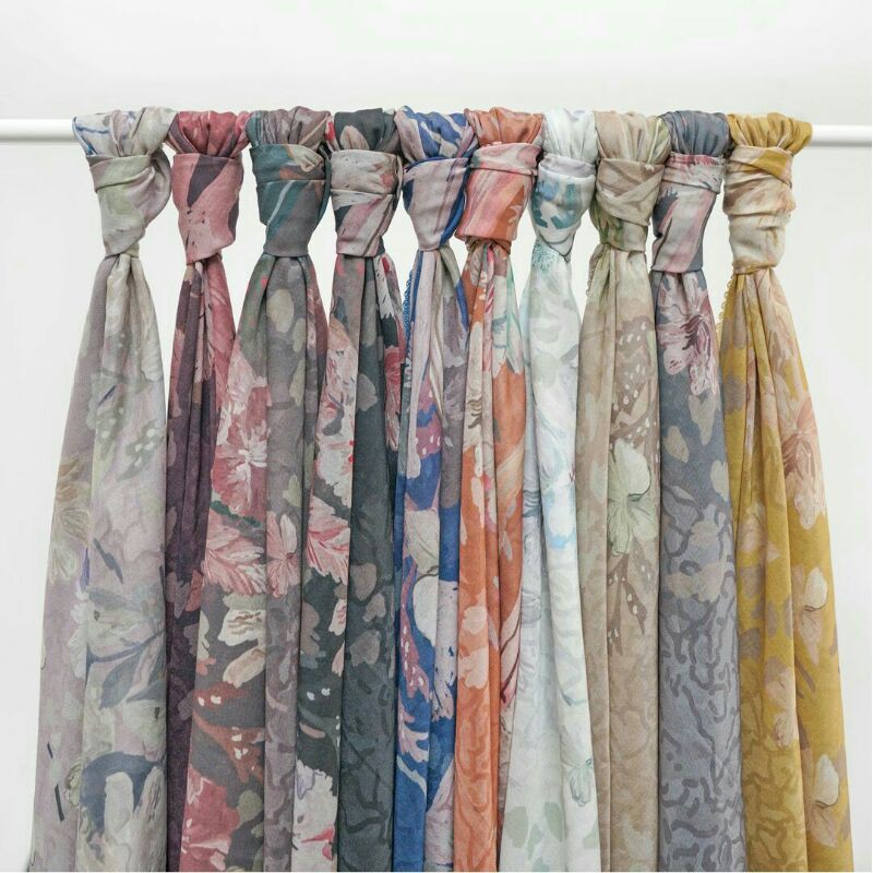 Buttonscarves Daisy Series