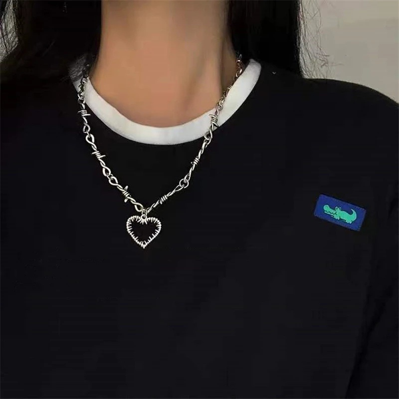 Kalung Choker Liontin Hati Gaya Hip-hop Gothic Untuk Pria Dan Wanita