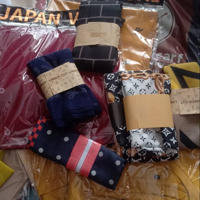 Pesanan fitri kaos zolaqu dan denay kw