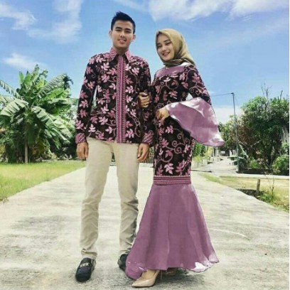 Model baju batik couple kombinasi terbaru 2021