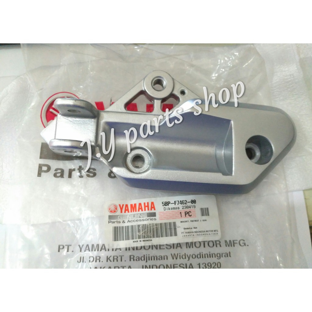 BESI BRACKET BREKET DUDUKAN FOOTSTEP FOOT STEP DEPAN KANAN SCORPIO 2001-2009 ORIGINAL YGP 5BP-F7462-00