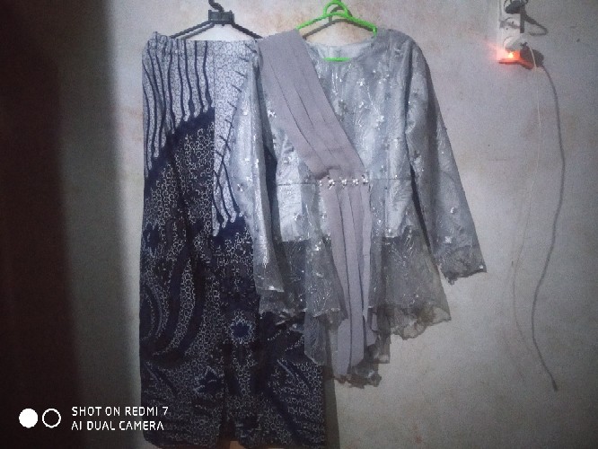 Bakhul Couple Batik Couple Kebaya Tunangan Wisuda