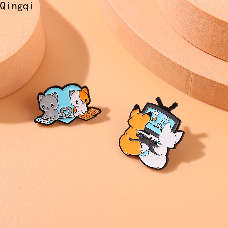 Bros Pin Enamel Bentuk Kartun Hewan Rubah Kucing Untuk Aksesoris Pakaian