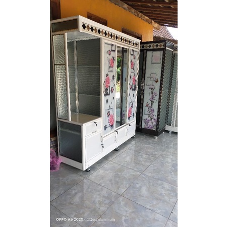 Lemari baju alumunium pintu sleding  / almari pakaian aluminium meja rias