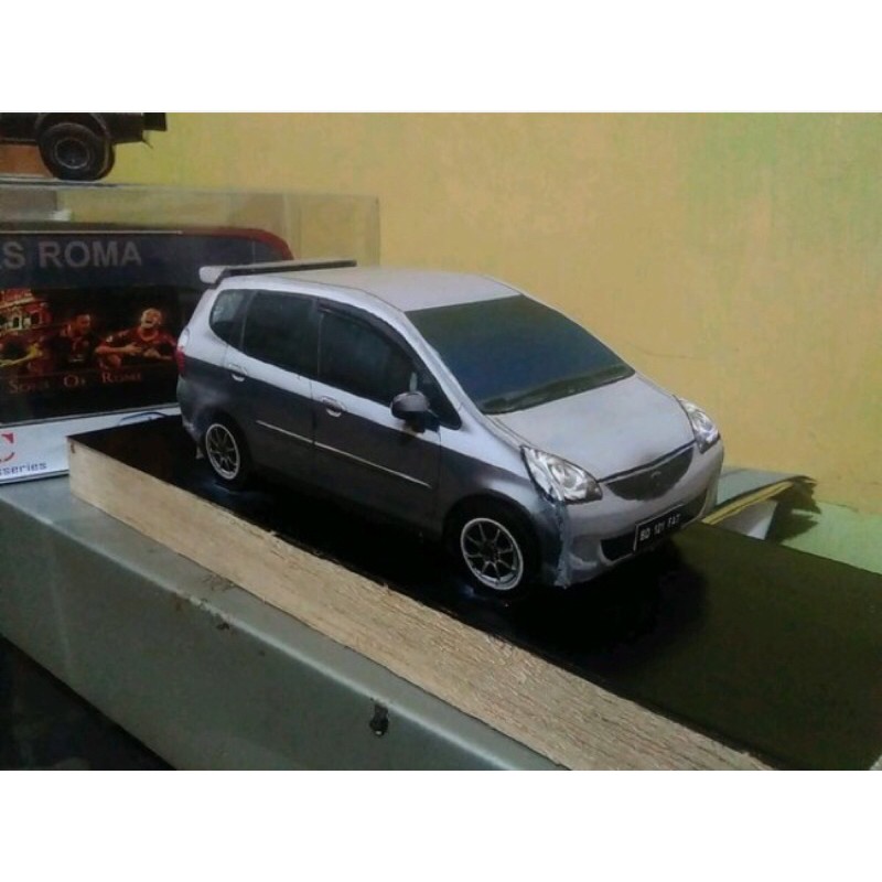 miniatur mobil Honda jazz 2003