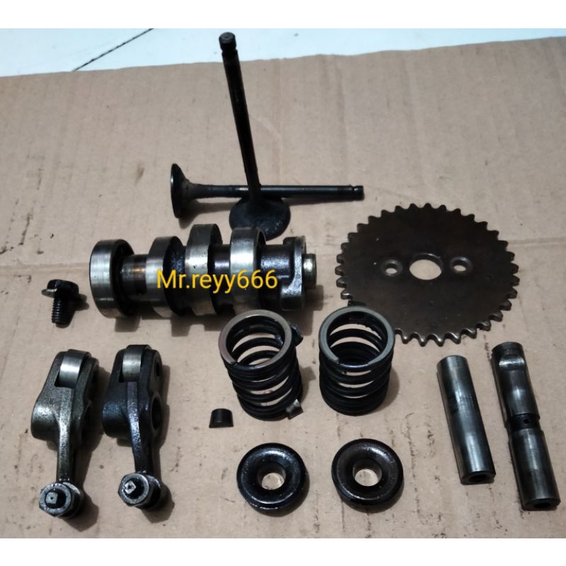 Daleman/isi blok head KVY Beat Scoopy karbu, original.