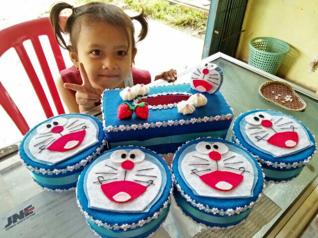 Set Toples Kotis Hello Kitty Flanel