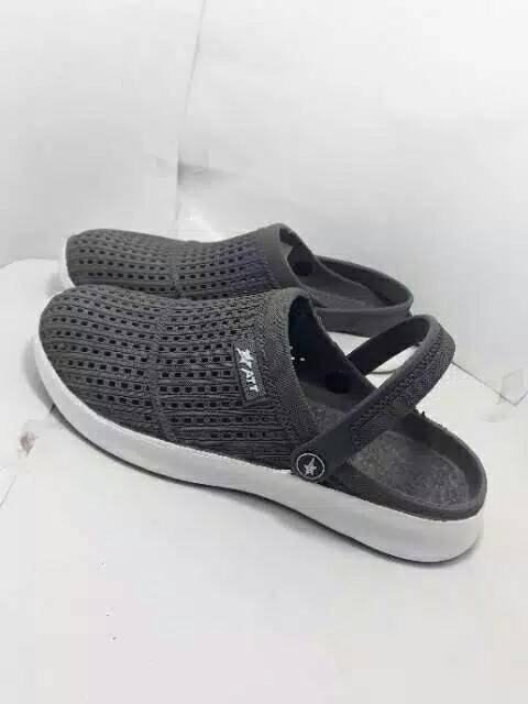 Sepatu sandal att