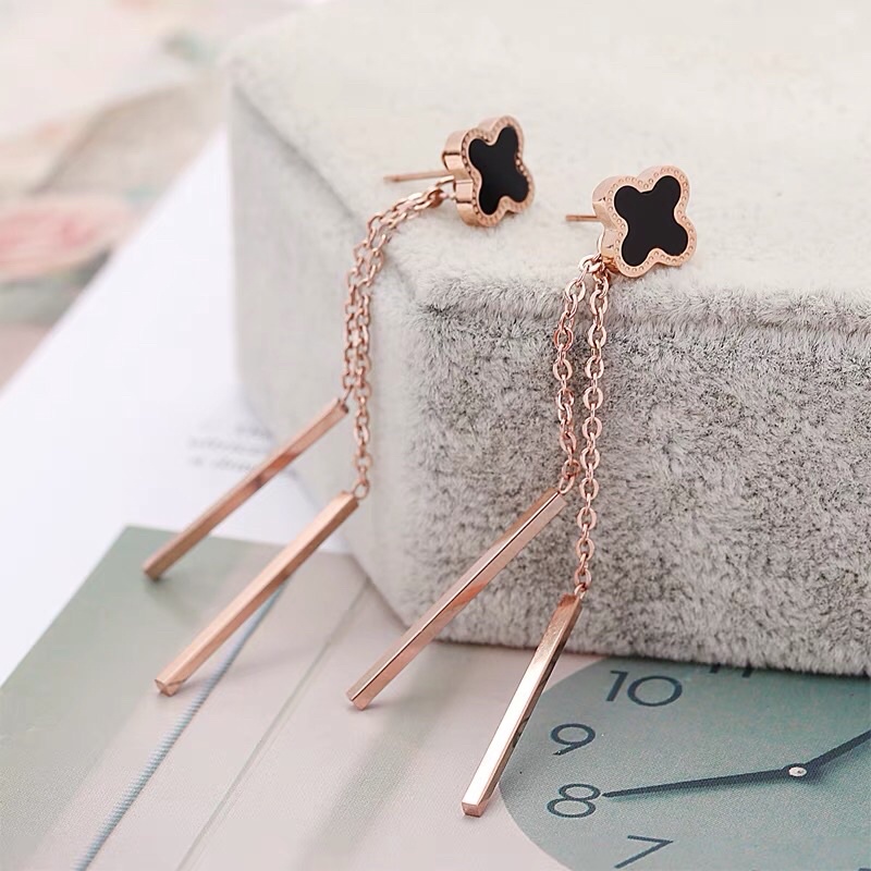 Anting Titanium Lv Korea Fashion Style Vintage Elegan Premium