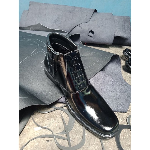 sepatu pdh  pria kulit lak asli original polri satpam security dinas tni model terbaru murah berkualitas casual keren tready kekinian