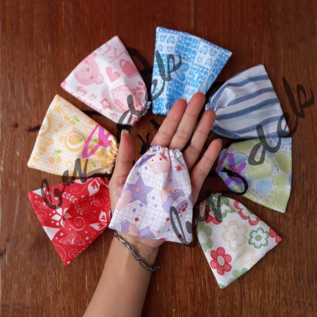 

Kantong / Pouch Serut Imut 9x10 cm, Angpao / Goodie / Souvenir (K17)