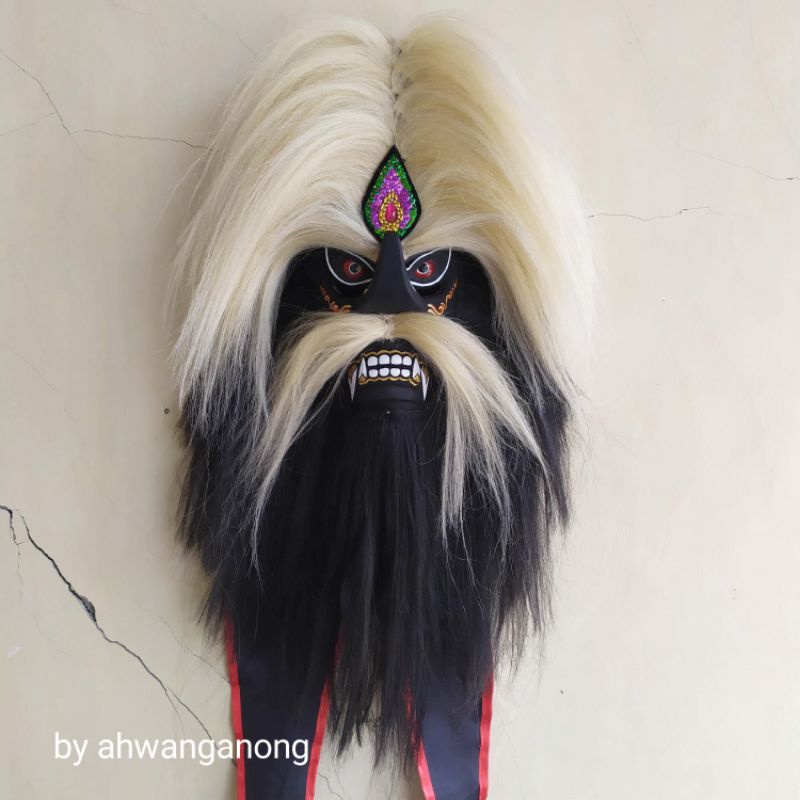 ganongan seram mata kaca