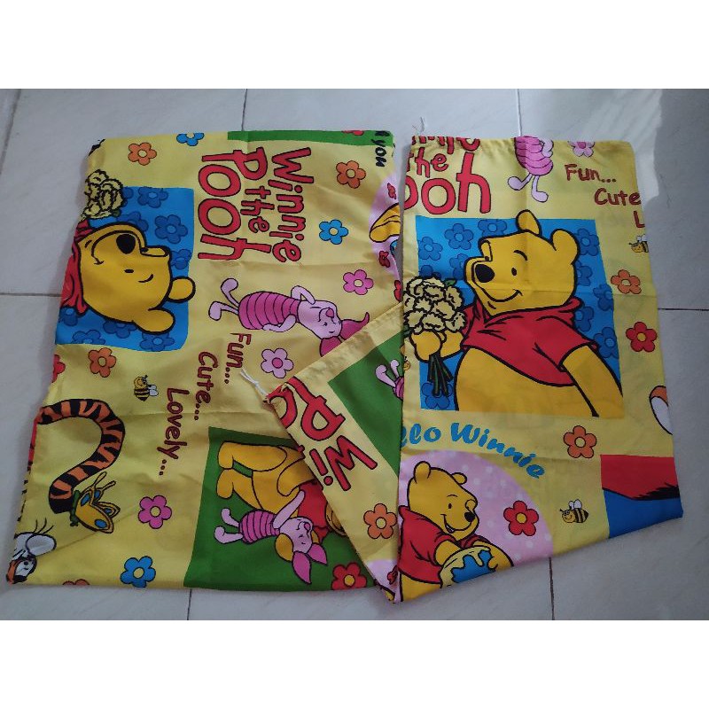 Sarung bantal guling 1 set motif winnie the pooh / sarung bantal guling motif pooh / sarbangul