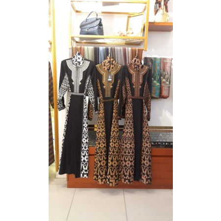 abaya hikmat a3840