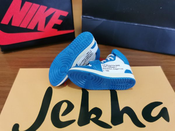 Air Jordan 1 OFF-WHITE UNIVERSITY BLUE - WHITE ROPE - 3D Sneakers Keychain Gantungan Kunci