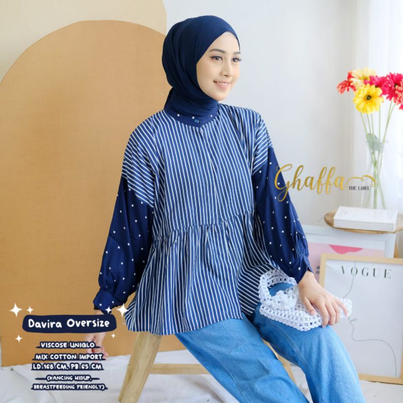 Davira Oversize blouse motif garis by Ghaffa the label