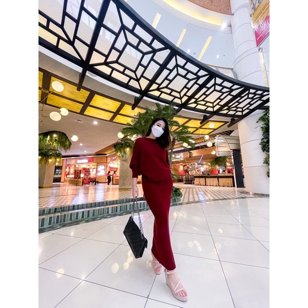 ( VM ) - Vanesha Margaretta - Yuna set Batwing dan Rok Rajut